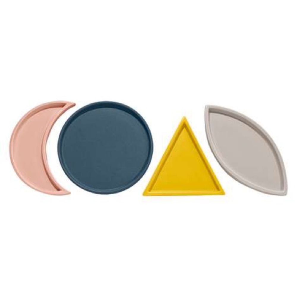 NIB imm totem trays, set of 4